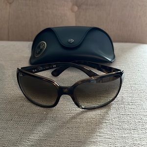 Ray Ban Sunglasses - Women’s